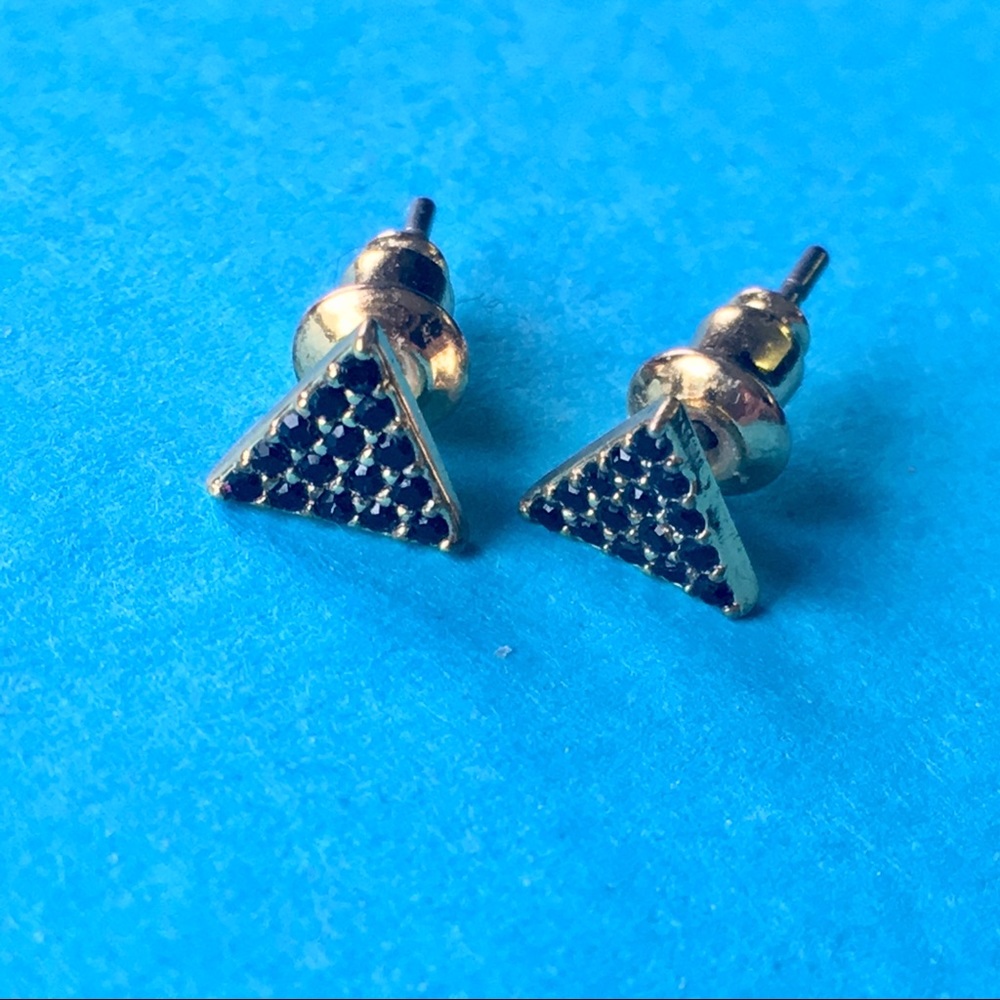 :: Stella & Dot Simple Black Pavé Geo Earrings - Picture 3 of 4